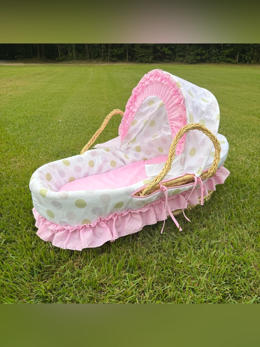 BADGER BASKET Moses Basket natural woven basket pink polka dot cover